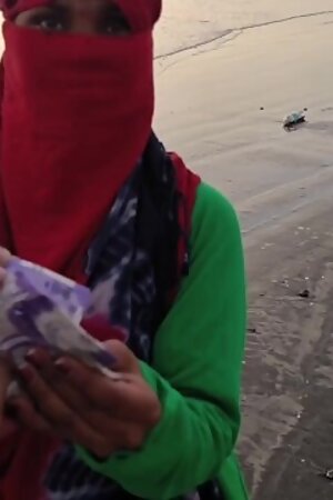 Desi Bhabhi Ne Aaj to Kamal Kar Di Beach PE Jakar Chudai Ki