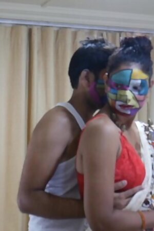 Indian Artist Bhabhi in Saree goes Wild