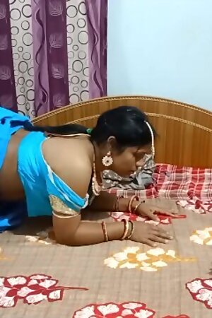 Indian Desi Bhabhi Real Homemade Hot Sex in Hindi with Xmaster 