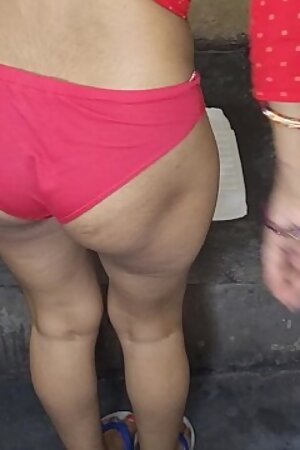 Pissing and Fingering Pussy in Toilet