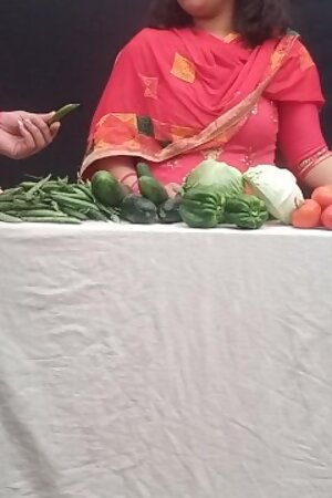 Vegetable Seller was Fucked in the Market in Front of everyone