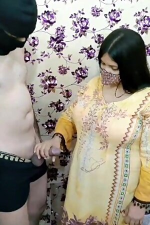 Khobsorat Indian Bhabhi Ne Apnay Devar Se Chudwaya