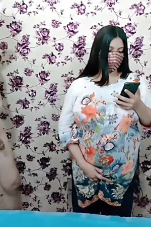 Bhai Ne Apni Behn Ko Gandi Movi Dekhte Pakar Lia