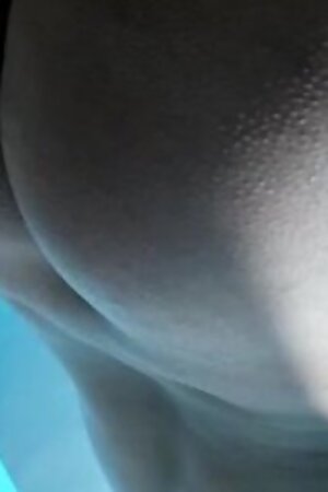 Collage Girl Showed me her Big Ass before Bathing. मोटी गान्ड दिखाई नहाने से पहले।