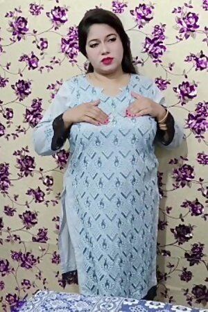 Most Beautiful Indian Big Boobs Aunty Fingering with Sexy Hindi Voice