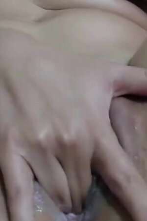 भारतीय लड़की बेकार है उसके चूत और रन what a Horny Girl