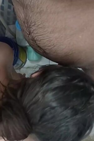 Sali Ko Choda Pakad Kr Bathroom me Jabardast Chudai