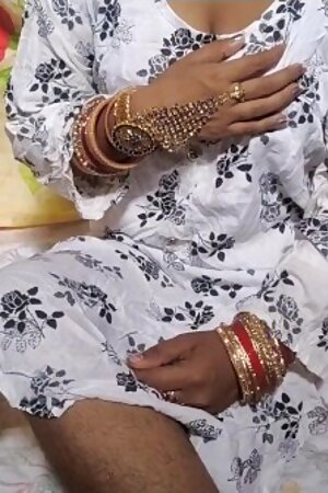 XXX Desi Indian Bhabhi Ki Dardnak Choda Aur Uski Chut Par Pani