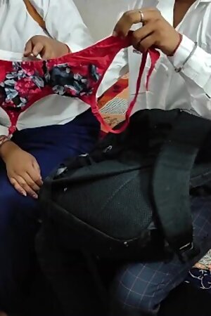 Room Par Classmate Girl Ko Ghodi Banakar Chudayi Kiya - Fuck Classmate in Hotel