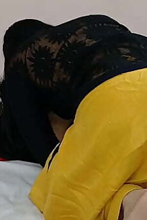 Bhabhi'_s thirsty tight pussy fucking Hindi sex video