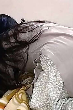 पंजाबी प्यासी मोसी ने करवायी अपनी चूत में घस्से