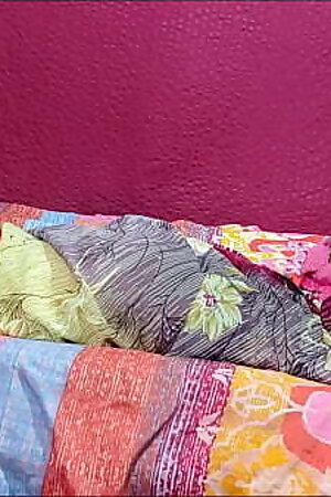 Hot Indian Desi Bhabhi Fucked Hard by her Servant with Hindi Audio