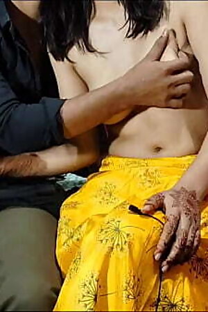 Uncle ne beti ko paise dekar choda