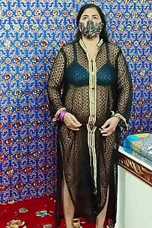 Very Very Hot Hindi Aunty Fingering Her Pussy