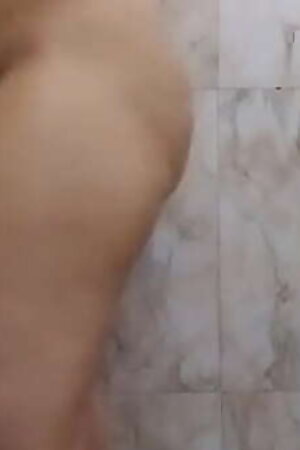 DESI GIRLFRIEND SELF FUCKING IN BATHROOM HINDI FULL HD 720p