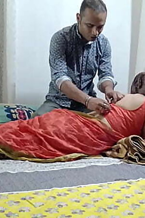 Neighbours aunty Pussyfucking Sex with Clear Hindi audio!