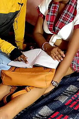 स्कूल गर्ल को पड़ोस वाले अंकल ने चोदा ! हिंदी ऑडियो