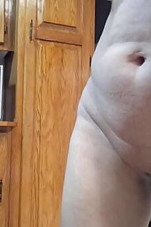 Pakistani solo girl waxing her pussy clear hindi sound