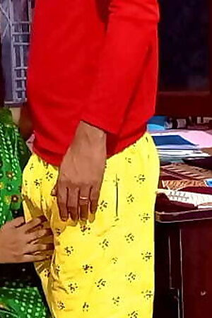 Big boobs hot bhabhi fucking in office.