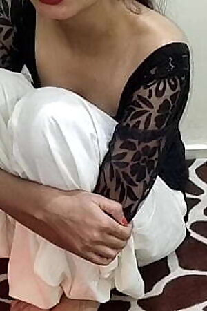 Desi Bhooli Bhali college Girl ko Jamke Choda-Indian Bengali-Hindi Sex clear audio (Roleplay) saarabhabhi6 Hot and young