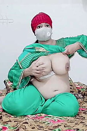 Pakistani Aunty Fucking a Dildo with Clear Urdu&amp_Hindi Audio