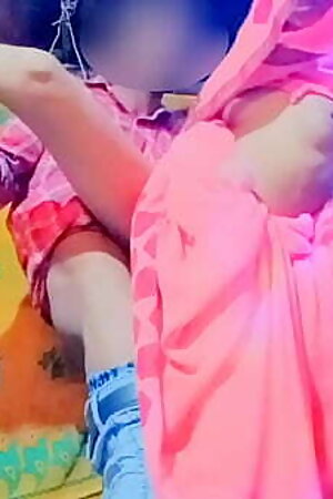 गांव कि परोसी भाभी और देवर कि साथ चुदाई घोड़ी असटैल में सारी उठाके और टांग को चुदाई हिन्दी आवाज में रोबोपलस