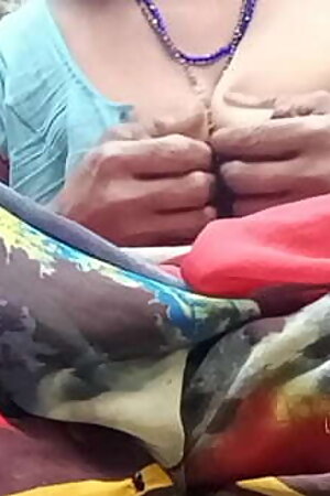 Desi village saree removing finger