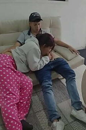 Me encanta la gran verga de mi cachondo hermanastro