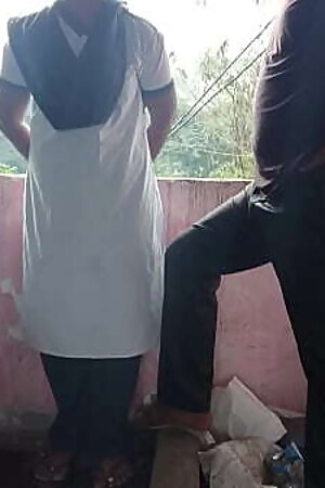 देसी कॉलेज गर्ल ट्यूशन से निकल के अपने टीचर के साथ किया गंदा काम