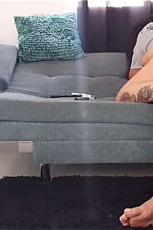 El profesor de mi vecino por unos billetes se dej&oacute_ grabar y follar porque est&aacute_ mal econ&oacute_micamente