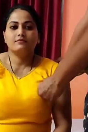 भाई बड़ा हारामी है अकेले में मौका मिलते ही मुझे चोदे बगैर नहीं मानता