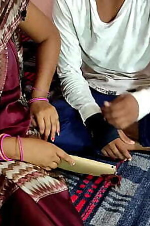 झगड़े से परेशान xxx सौतेली को सहारा दिया, हिंदी रोलप्ले चुदाई