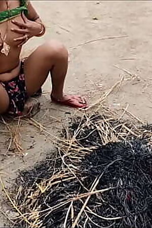Indian Farmer'_s Wife Makeup In Field Hardcore Painful Sex Clear Hindi Voice