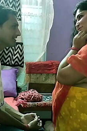 Indian Hot Bhabhi XXX sex with Innocent Boy! With Clear Audio