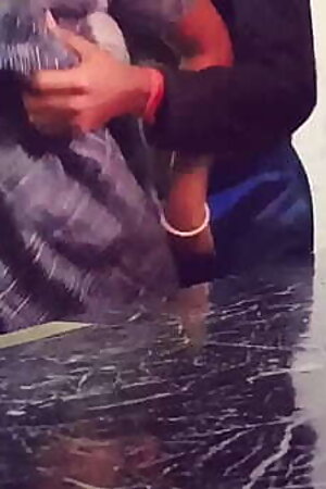 प्लीज अभी नहीं चोदो कोई आ जायेगा।भाभी को कीचन में जबरदस्ती चोदा