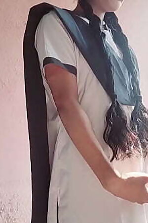 इंडियन लड़की को ट्यूशन पढ़ाने वाला सर ने है उसको पेल दिया