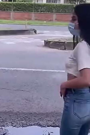 Ligando a una flaca linda en la calle, termino clav&aacute_ndole mi polla - Alexa Joes