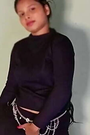 Xxx कॉलेज हॉट गर्लफ्रेंड को गोद में उठा कर चोदा