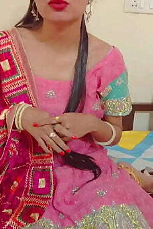 Indian गांड फाड़ सेक्स करती हुई सारा भाभी अपनी गांड के छेद में लंड को गुस्सा कर मजा लेती सारा भाभी in Hindi audio