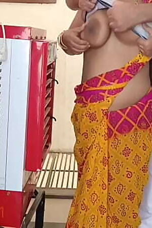 Indian XXX Cooler repair man fuck in hindi