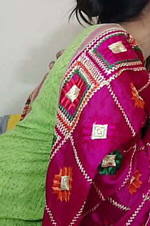 शहर में गया भैया के पास छोटा भाई भाभी ने उसे अपनी प्यास मिटाने के लिए कहा