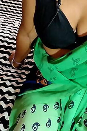 Indian Desi Bhabhi ne sex ki lat laga di full hindi video xxx big boobs Neharani clear Hindi audio horny sexy