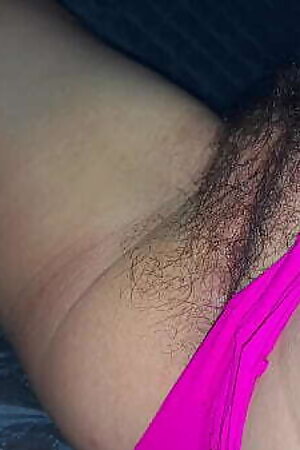 Xxx Desi Hermanastra me ense&ntilde_a cuando vemos Tv