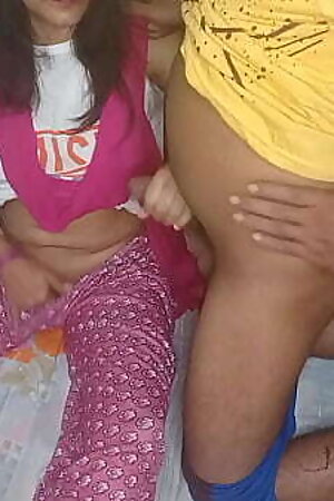 सौतेले भाई ने सौतेली बहन को ब्लैकमेल करके जबरदस्त चुदाई किया जब घर में कोई नहीं था