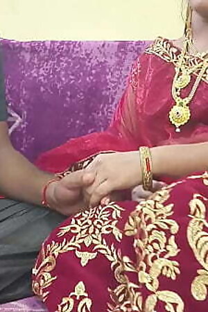 भाभी ने अपने सुहागरत के दिन मस्त घागरा चोली पहनकर पति से पहले अपने देवर से चूत की अच्छे से मरहमत की