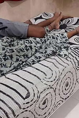 Indian Hot Wife Pussy Fucked By Her Skinny Hindu Husband - Full Hindi