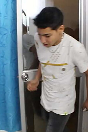 Empleada Brunette se deja follar por dinero CUM-NALGAS HISTORIA  COMPLETA