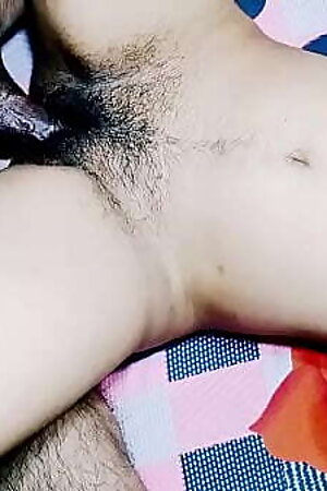 शादी में आई पड़ोसी की बीवी की मारते मारते कर दी हालत खराब