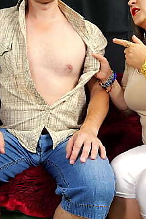 PRIYA XXX desi sex while their families are outside.Clear Hindi Audio. Parody by XSanyAny