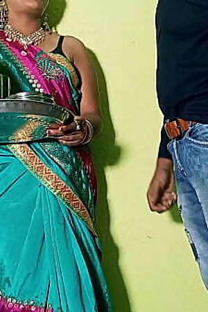 Karva Chauth Special करवा चौथ पर व्रत तोड़ने के बाद पति पत्नी की जबरदस्त चुदाई